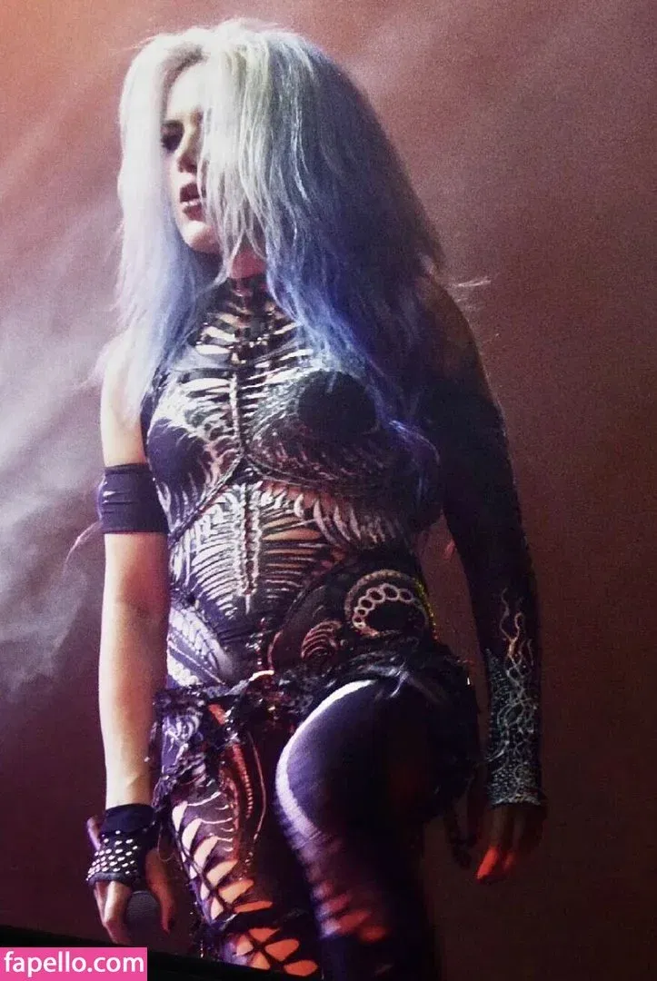 WomenMetal Onlyfans Photo Gallery 