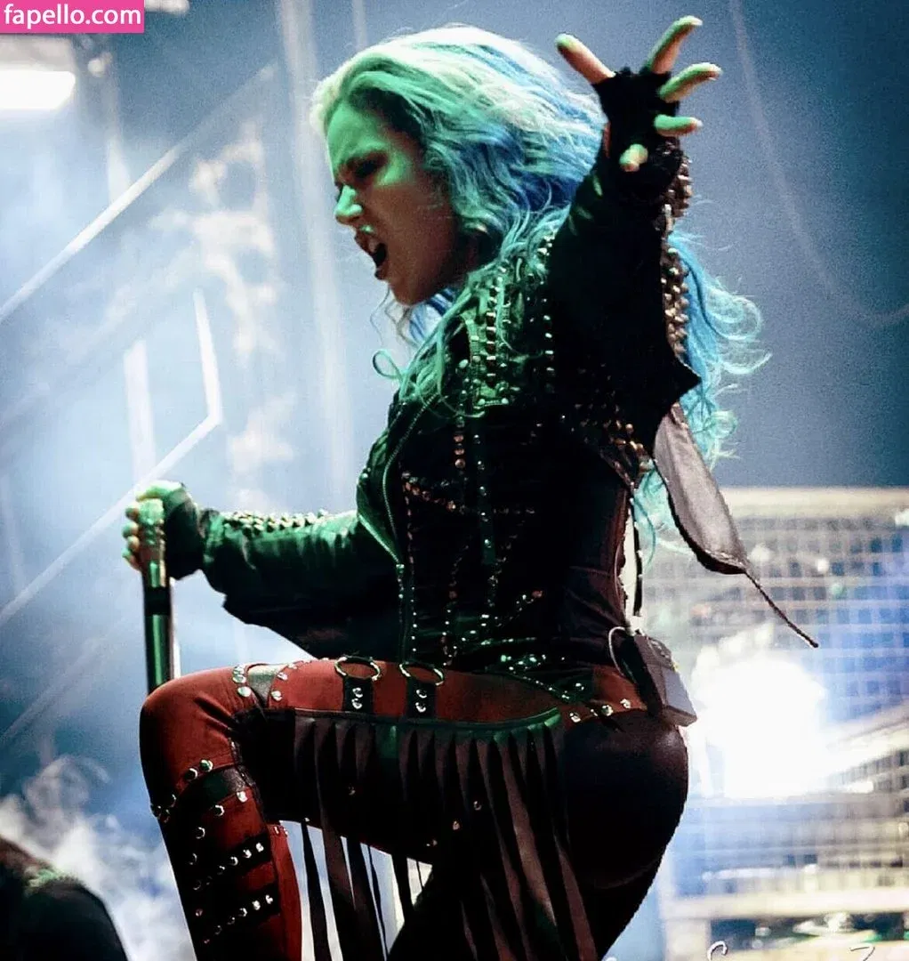 WomenMetal Onlyfans Photo Gallery 