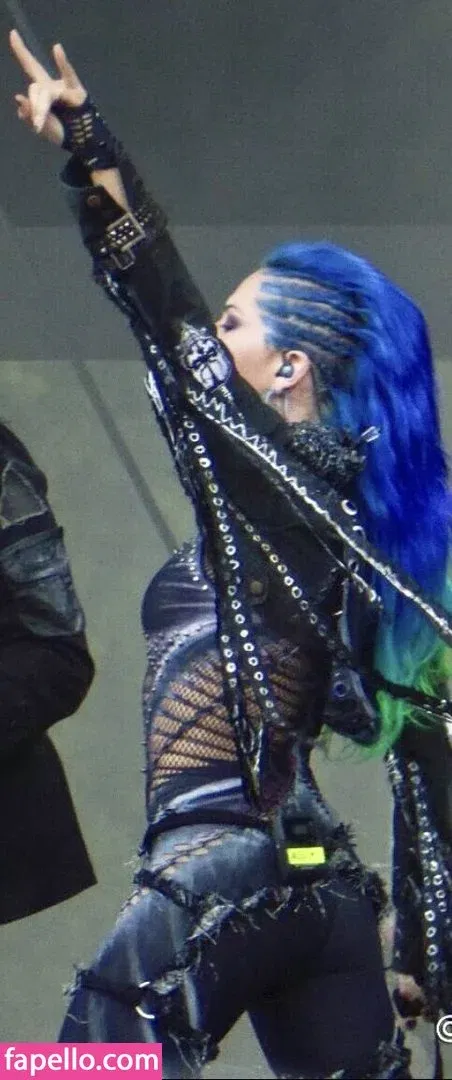 WomenMetal Onlyfans Photo Gallery 