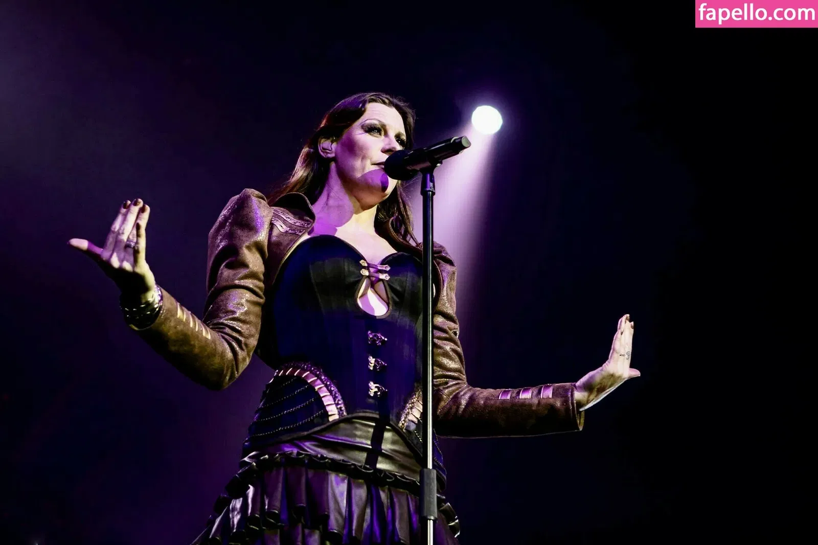 WomenMetal Onlyfans Photo Gallery 