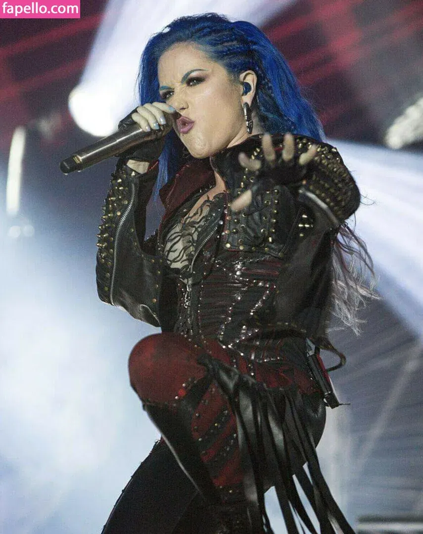 WomenMetal Onlyfans Photo Gallery 