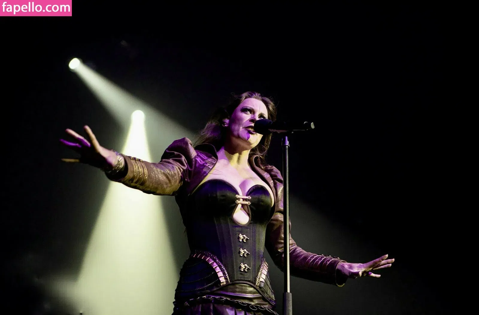 WomenMetal Onlyfans Photo Gallery 