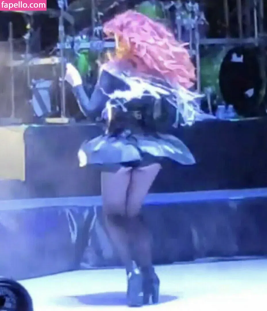 WomenMetal Onlyfans Photo Gallery 