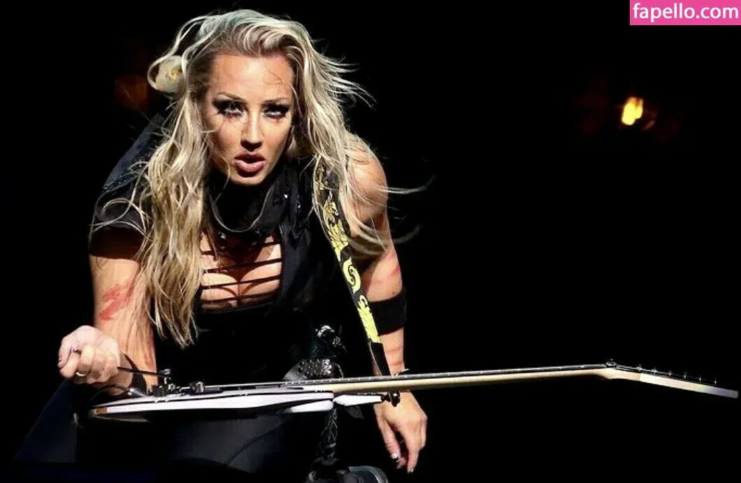 WomenMetal Onlyfans Photo Gallery 