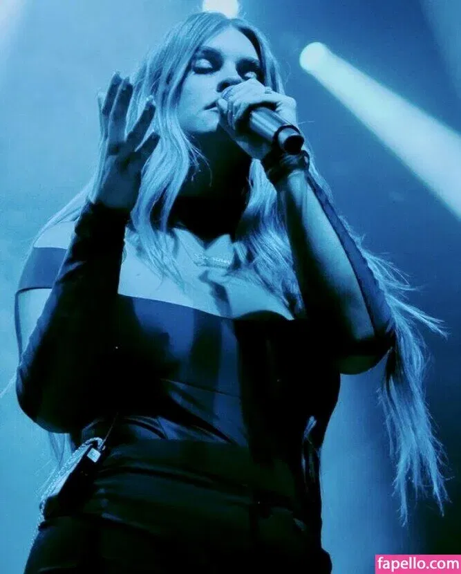 WomenMetal Onlyfans Photo Gallery 