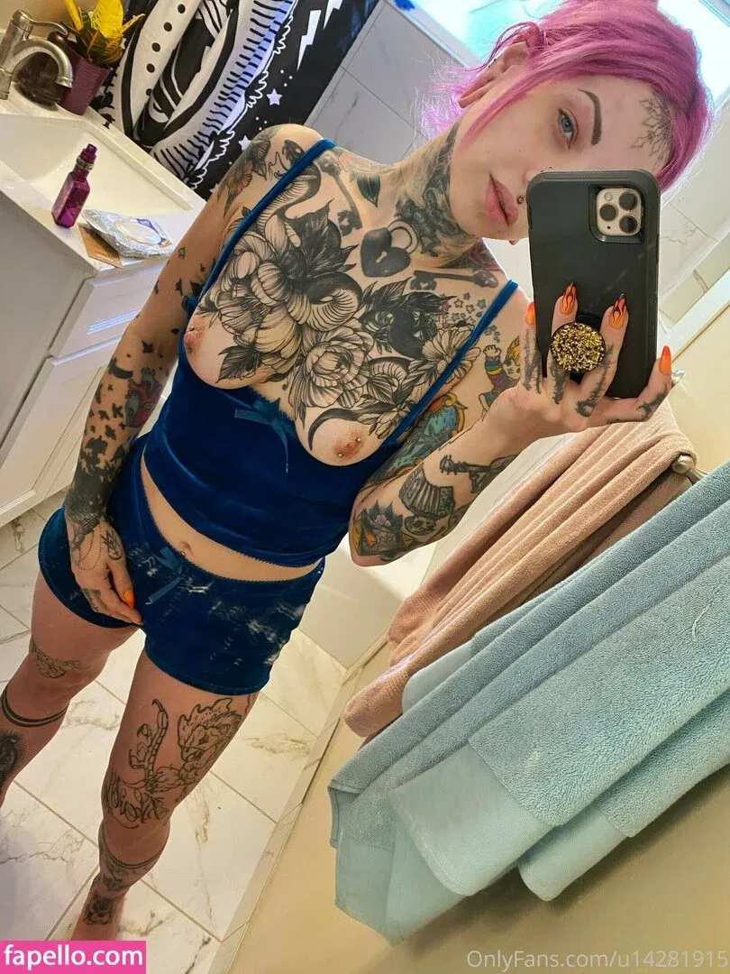 WomenMetal Onlyfans Photo Gallery 