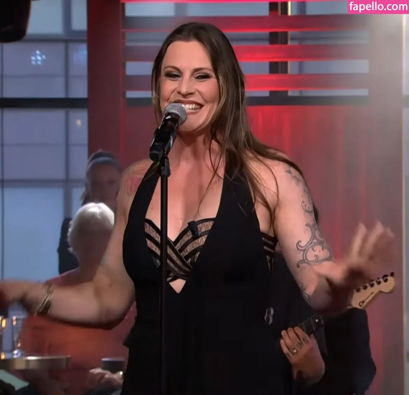 WomenMetal Onlyfans Photo Gallery 