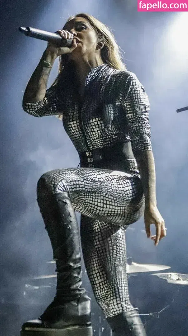 WomenMetal Onlyfans Photo Gallery 