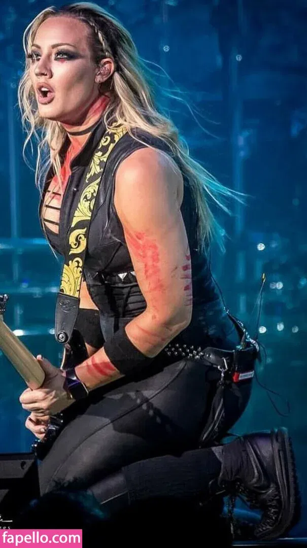 WomenMetal Onlyfans Photo Gallery 