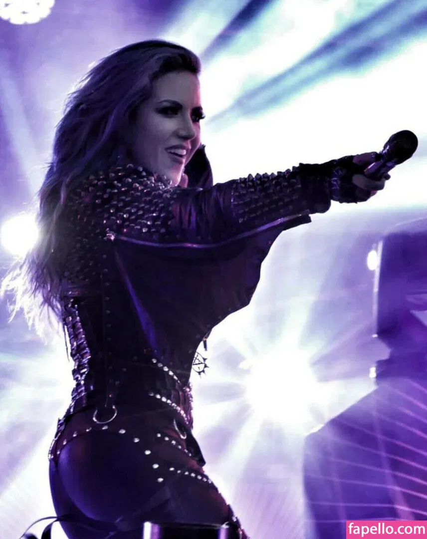 WomenMetal Onlyfans Photo Gallery 