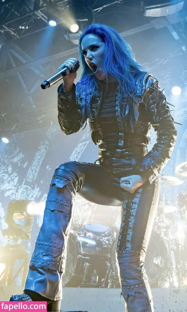 WomenMetal Onlyfans Photo Gallery 