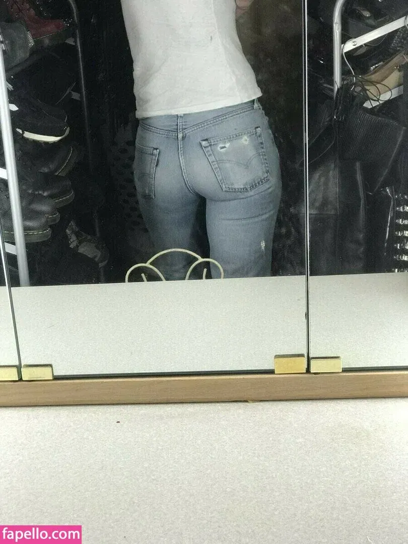 WomenMetal Onlyfans Photo Gallery 