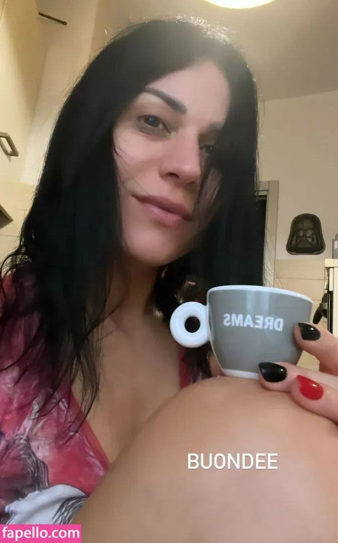 WomenMetal Onlyfans Photo Gallery 