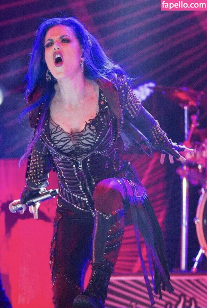 WomenMetal Onlyfans Photo Gallery 