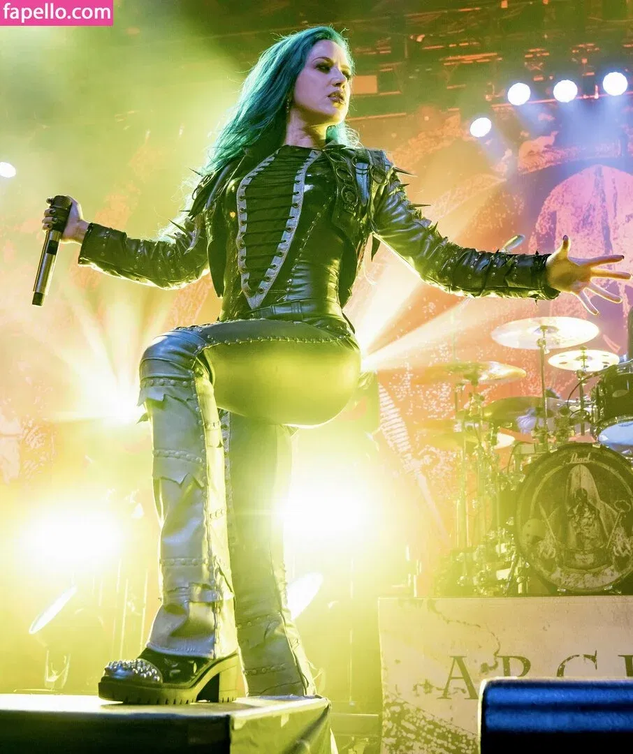 WomenMetal Onlyfans Photo Gallery 