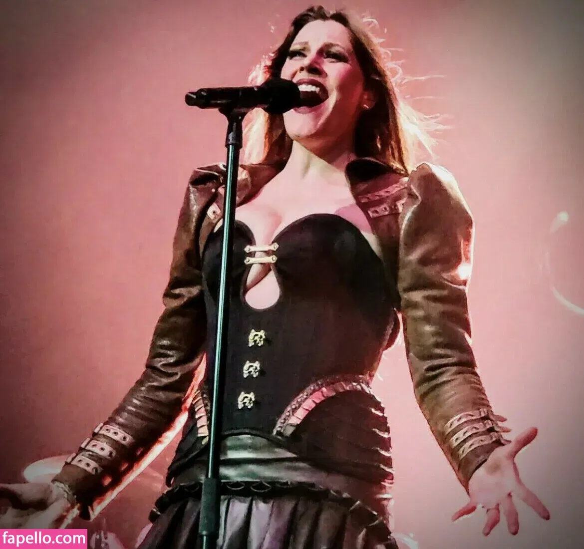 WomenMetal Onlyfans Photo Gallery 