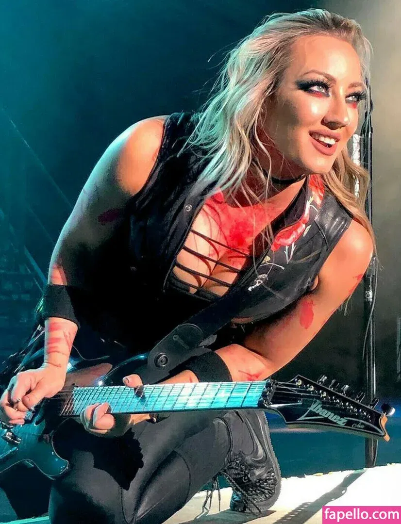 WomenMetal Onlyfans Photo Gallery 