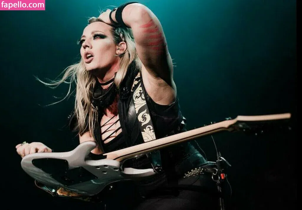 WomenMetal Onlyfans Photo Gallery 