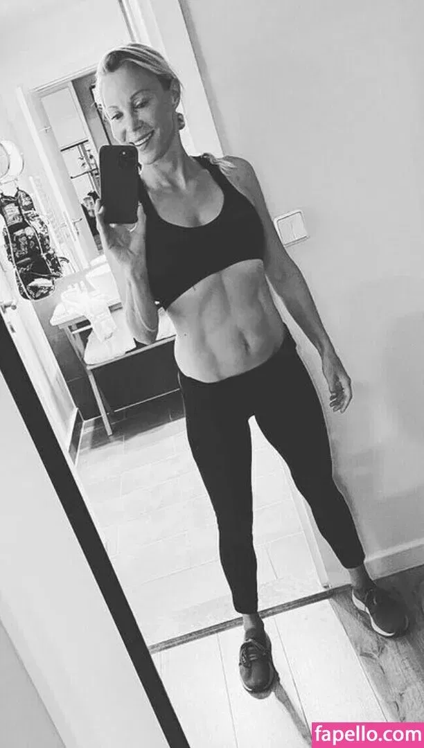 WomenMetal Onlyfans Photo Gallery 