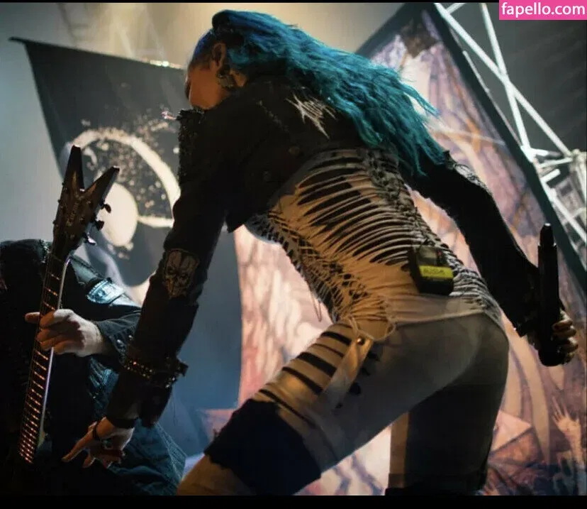 WomenMetal Onlyfans Photo Gallery 