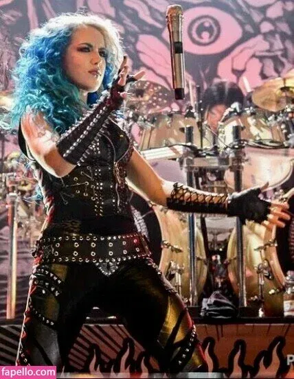 WomenMetal Onlyfans Photo Gallery 