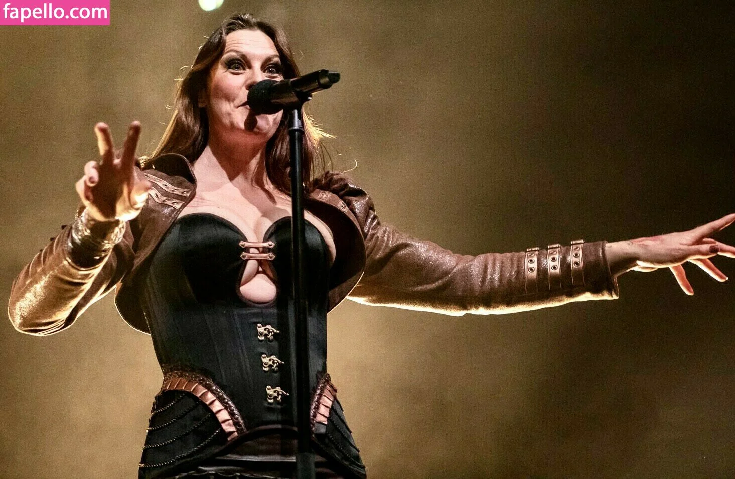 WomenMetal Onlyfans Photo Gallery 