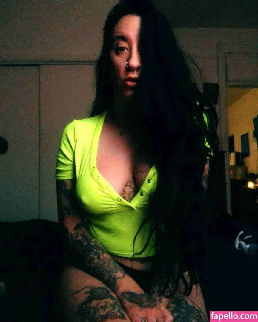 WomenMetal Onlyfans Photo Gallery 