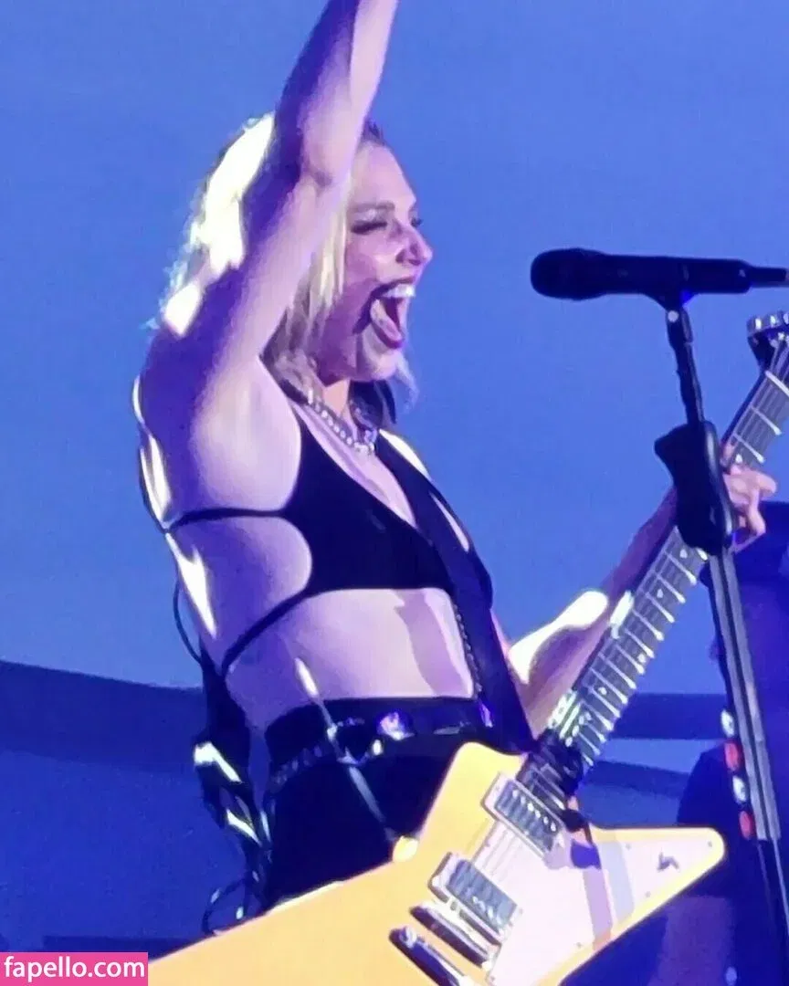 WomenMetal Onlyfans Photo Gallery 