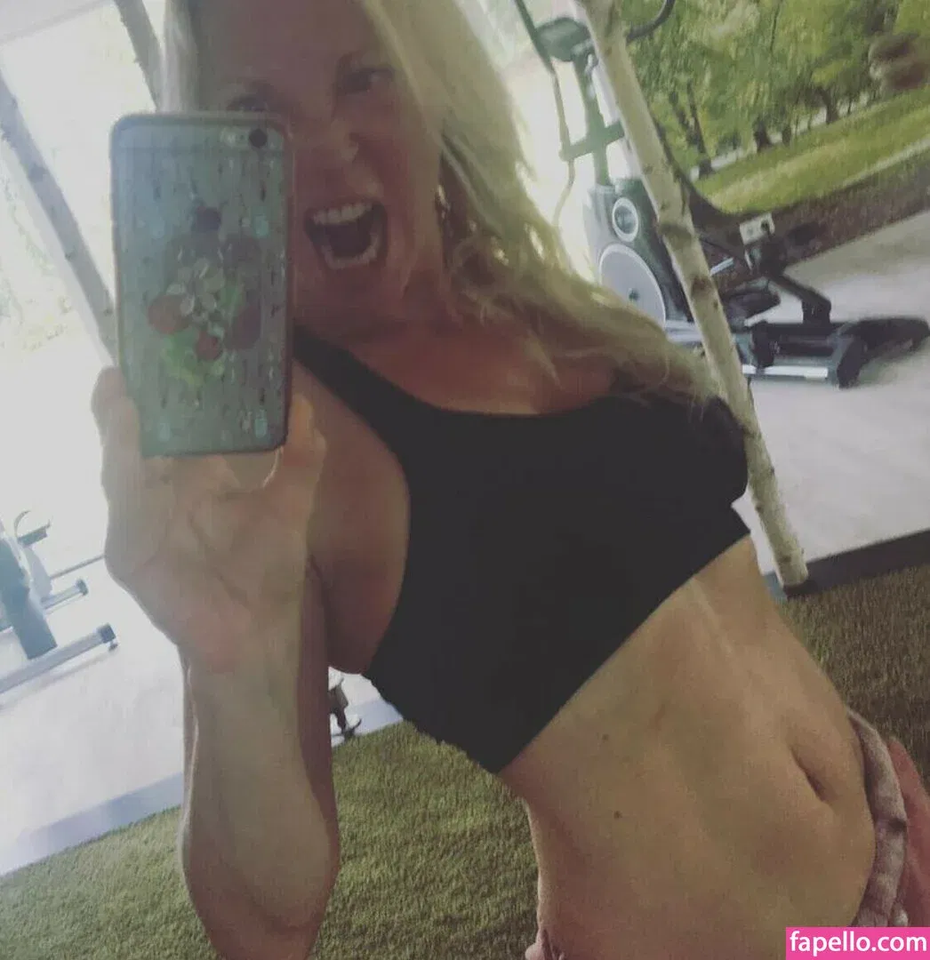 WomenMetal Onlyfans Photo Gallery 