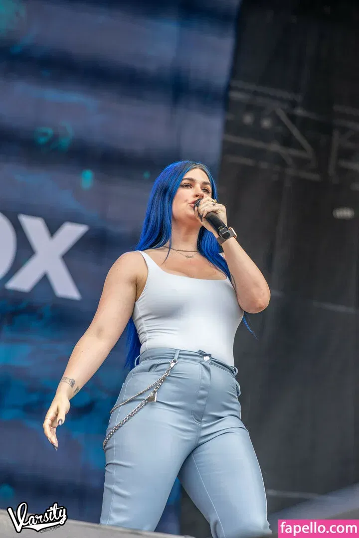 WomenMetal Onlyfans Photo Gallery 