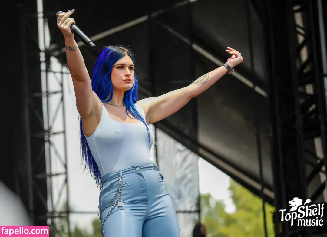 WomenMetal Onlyfans Photo Gallery 