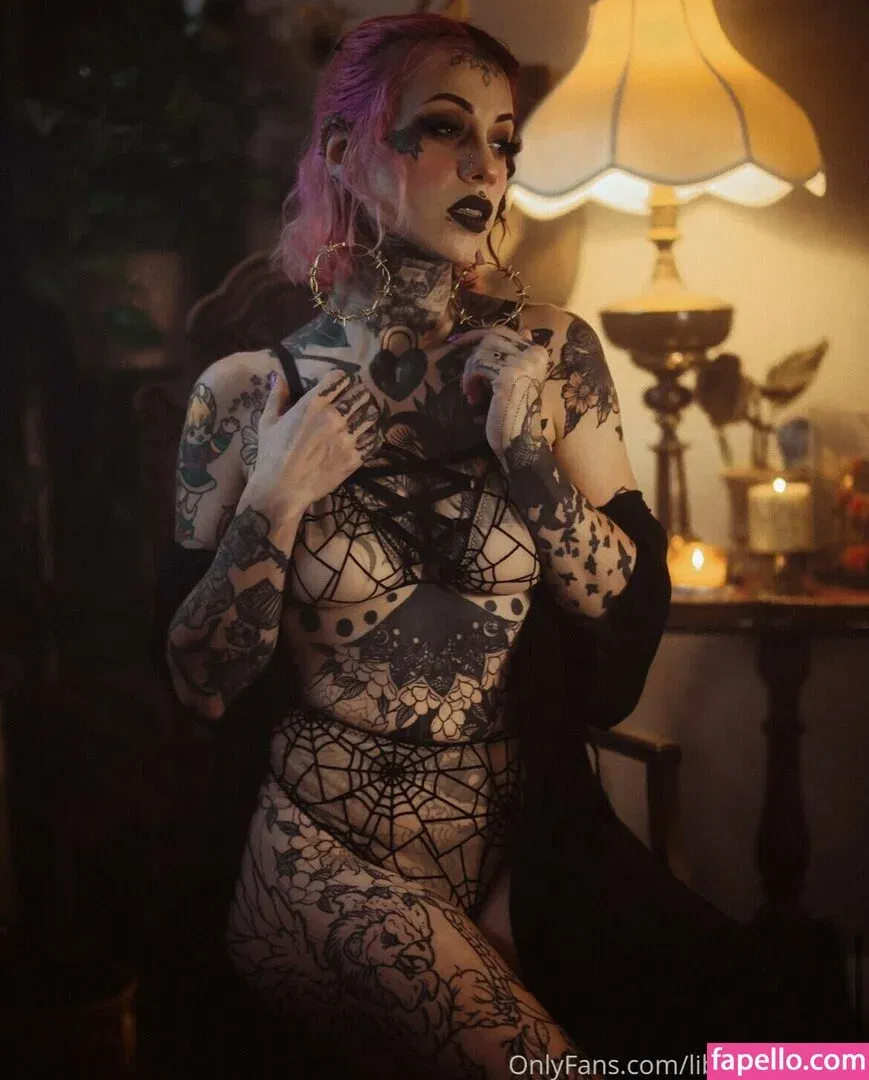 WomenMetal Onlyfans Photo Gallery 