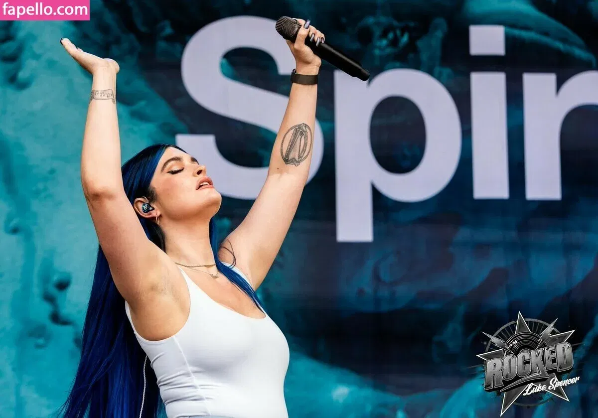 WomenMetal Onlyfans Photo Gallery 