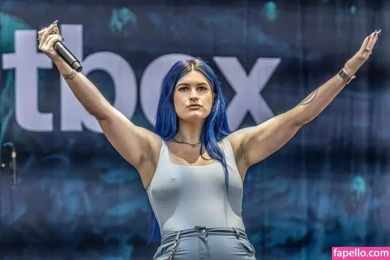 WomenMetal Onlyfans Photo Gallery 