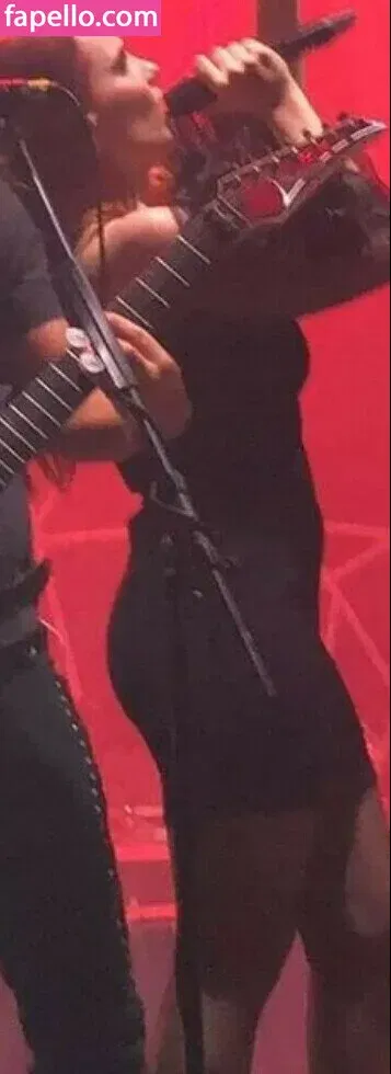 WomenMetal Onlyfans Photo Gallery 