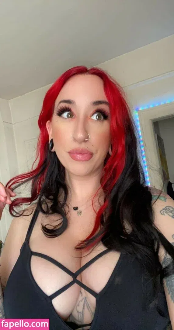 WomenMetal Onlyfans Photo Gallery 
