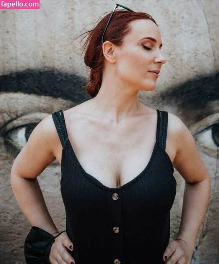 WomenMetal Onlyfans Photo Gallery 