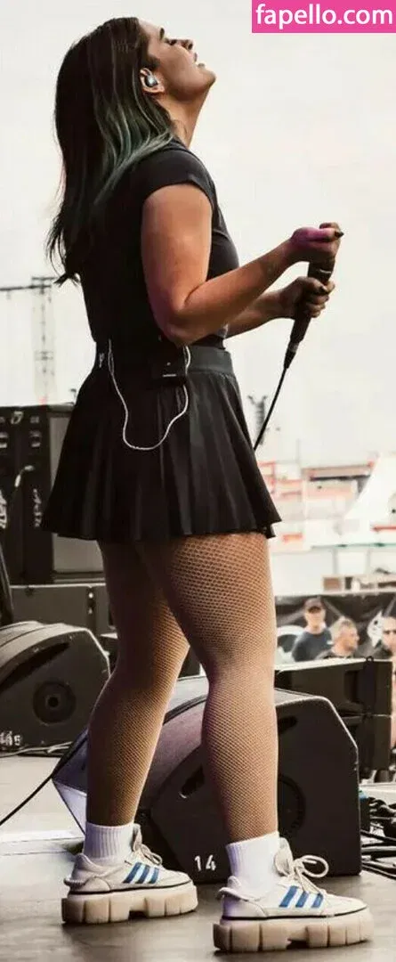 WomenMetal Onlyfans Photo Gallery 