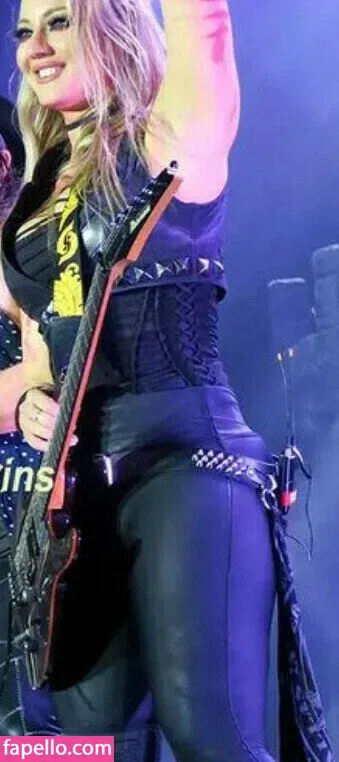 WomenMetal Onlyfans Photo Gallery 