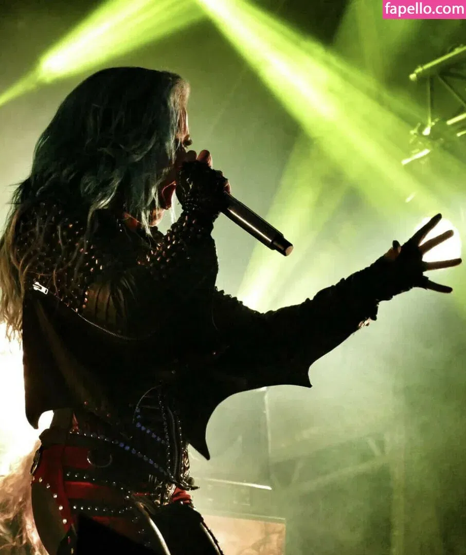 WomenMetal Onlyfans Photo Gallery 