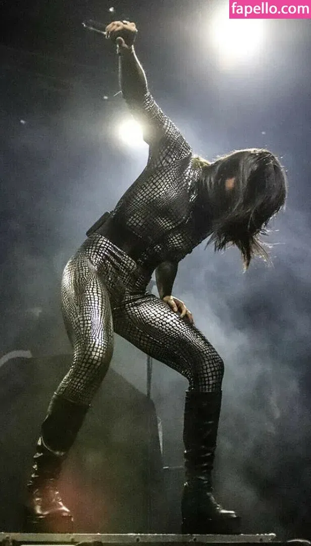 WomenMetal Onlyfans Photo Gallery 