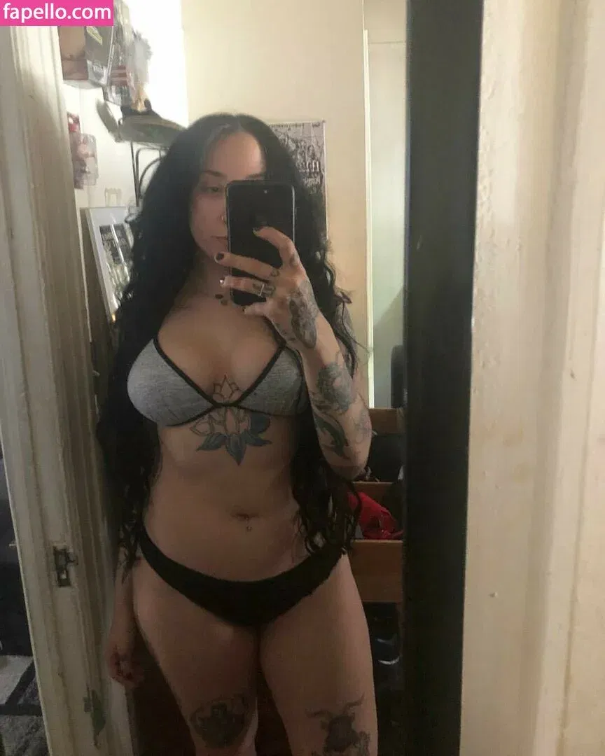 WomenMetal Onlyfans Photo Gallery 