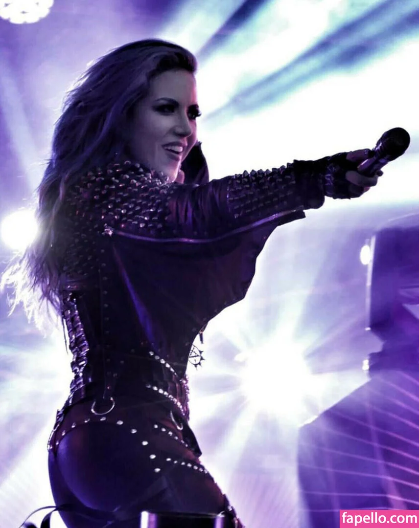 WomenMetal Onlyfans Photo Gallery 