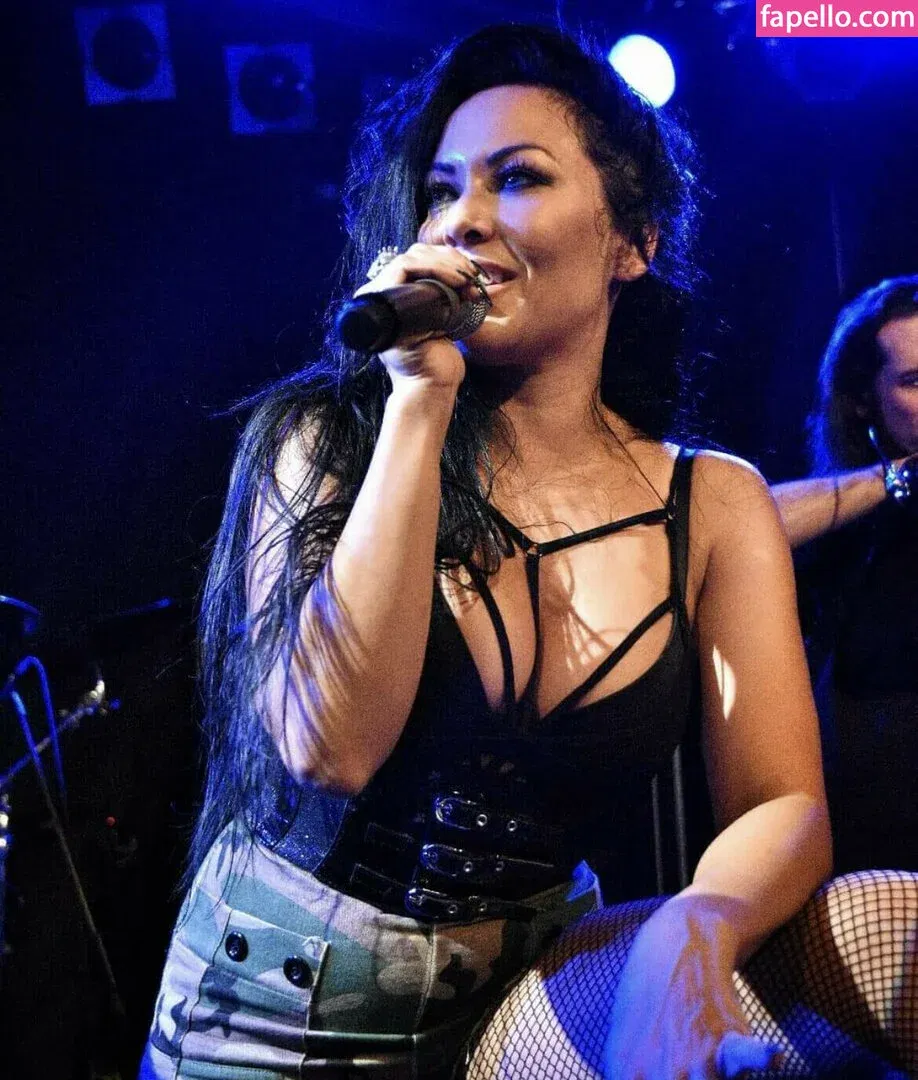 WomenMetal Onlyfans Photo Gallery 