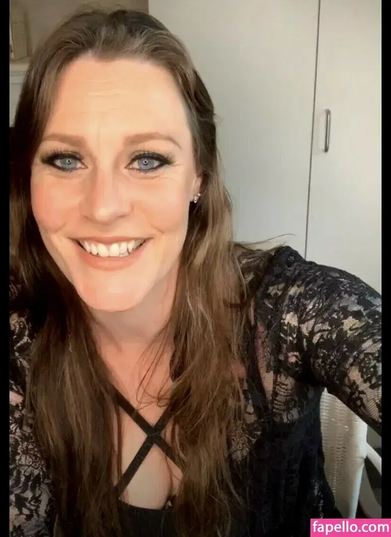 WomenMetal Onlyfans Photo Gallery 