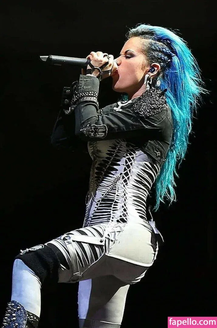 WomenMetal Onlyfans Photo Gallery 