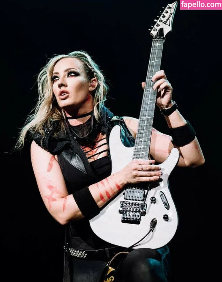 WomenMetal Onlyfans Photo Gallery 