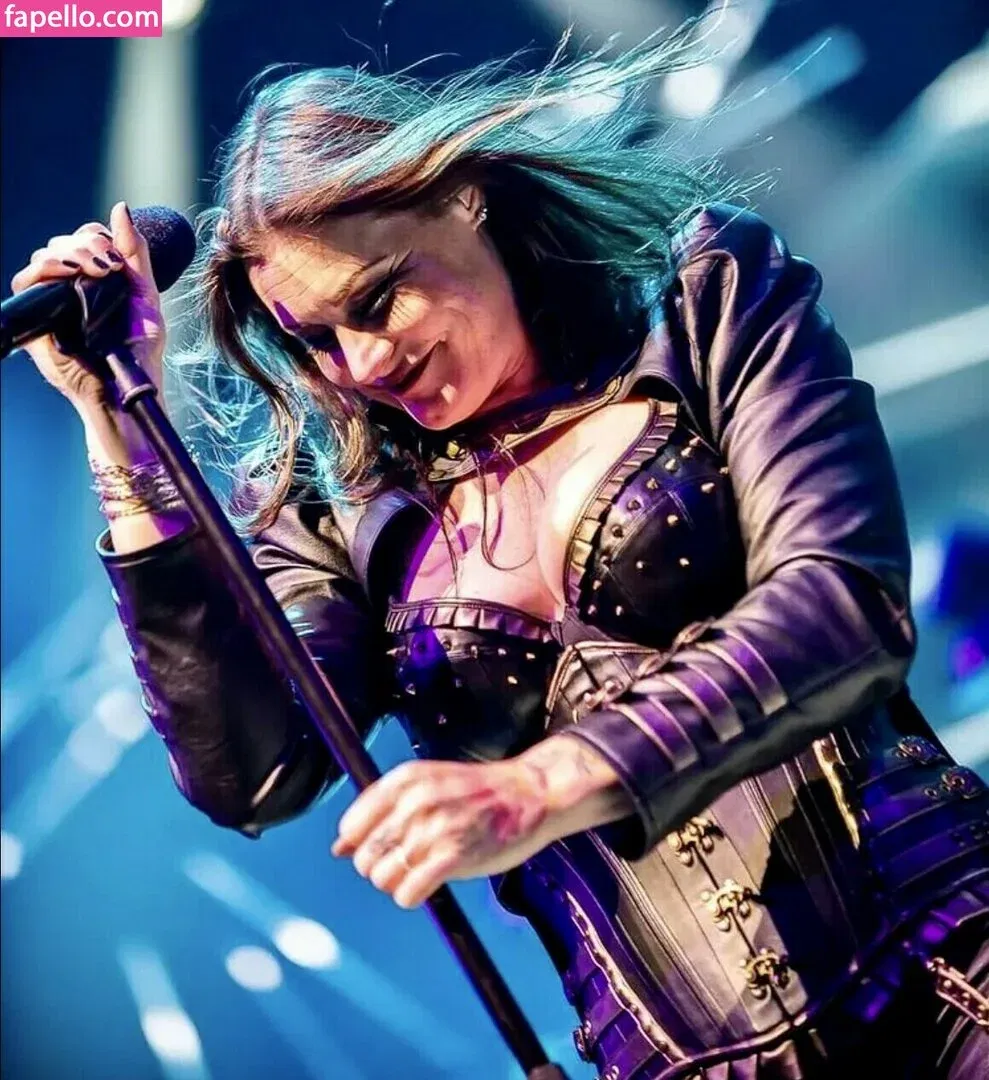 WomenMetal Onlyfans Photo Gallery 