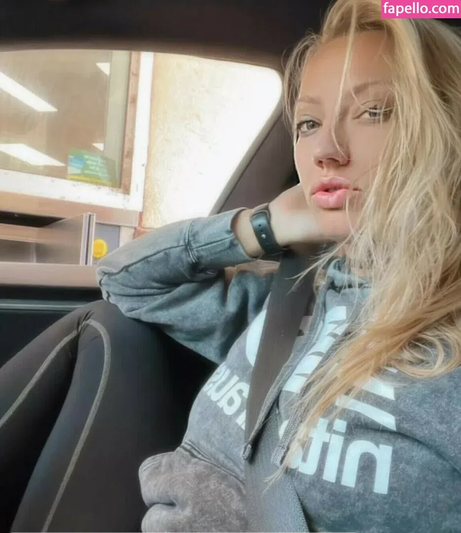 WomenMetal Onlyfans Photo Gallery 