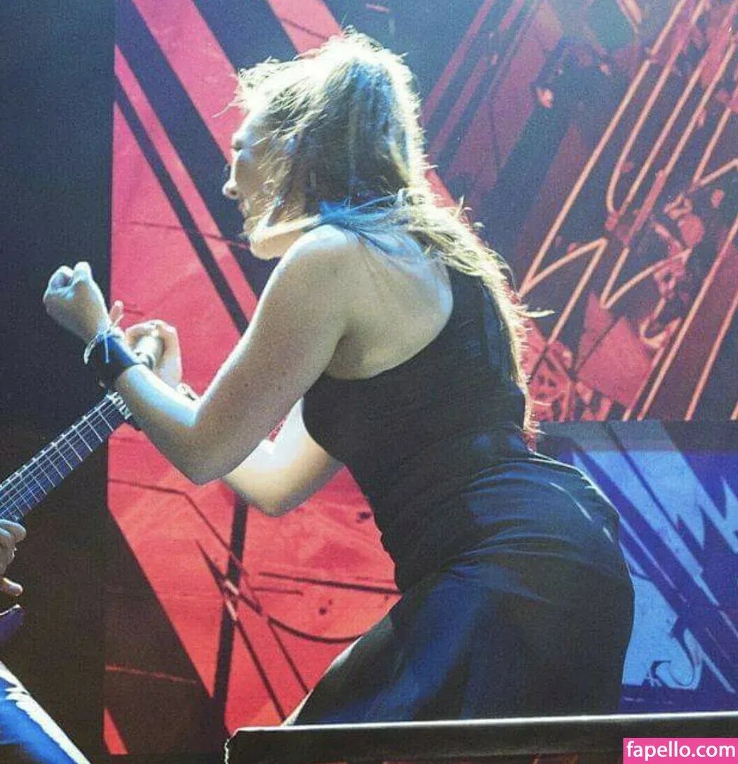 WomenMetal Onlyfans Photo Gallery 